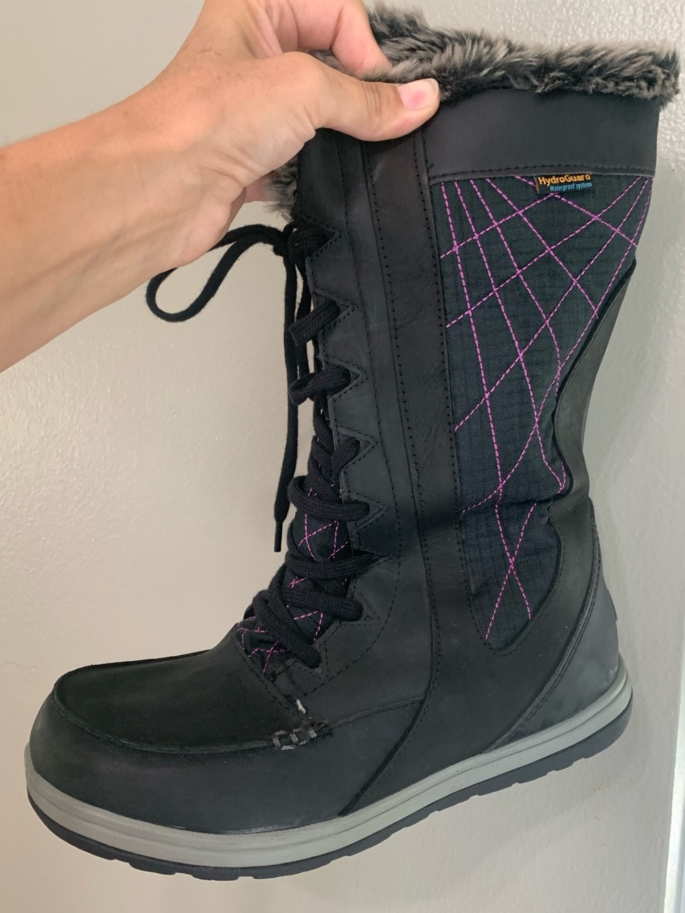 Koppen Women's Black Winter Lace-Up Boot with Pink Stitching
